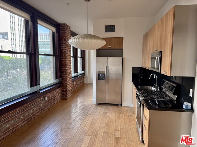 Photo - 460 S Spring St Unit 303