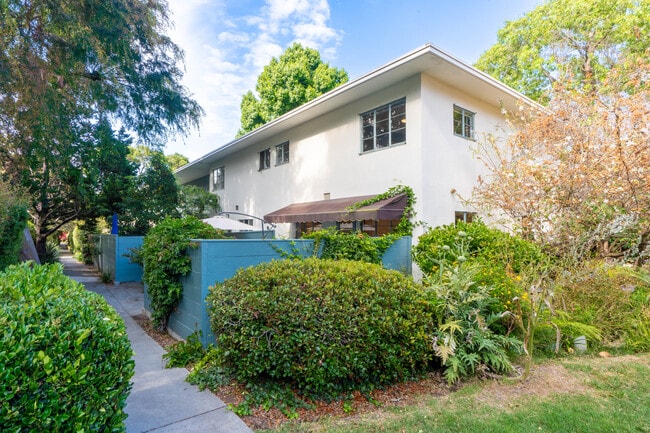 Photo - 5161 Village Grn