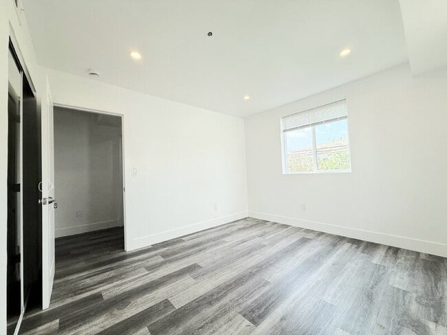 Photo - 2853 Cincinnati St Unit 4