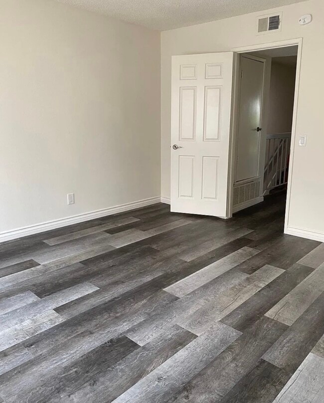 Photo - 1055 Walnut Grove Ave