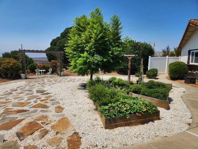 Photo - 479 Merida Dr