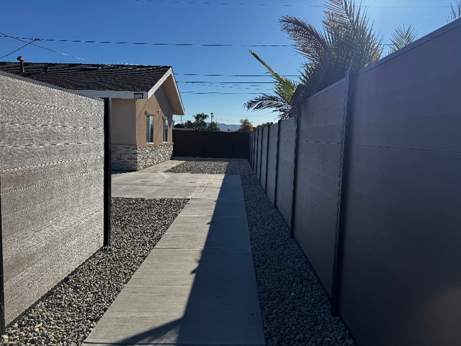 Photo - 24953 Union St