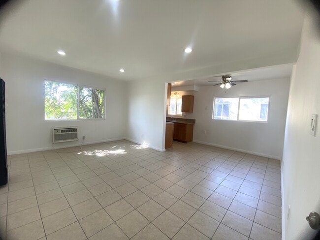 Building Photo - 8435 Willis Ave Unit A