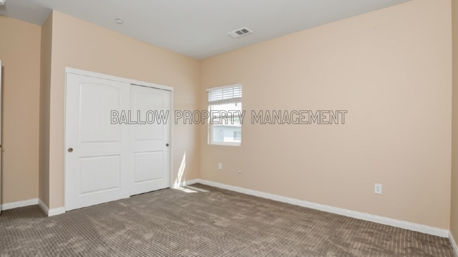 Photo - 1327 Holly Ave