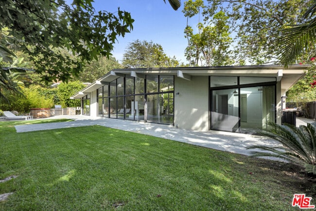 Photo - 30611 Las Estrellas Dr House