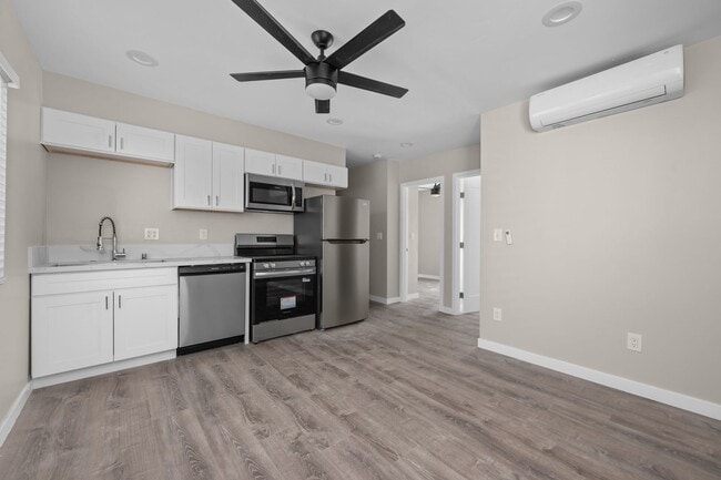 Building Photo - Brand NEW!