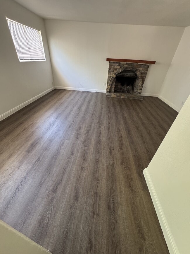 Photo - 1539 W Ave H 8