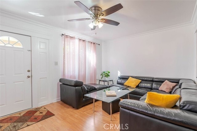 Photo - 5253 Fountain Ave