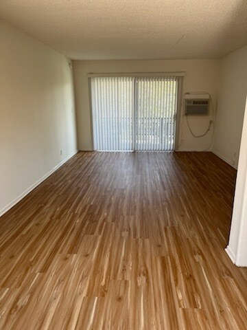 Photo - 7107 Etiwanda Ave