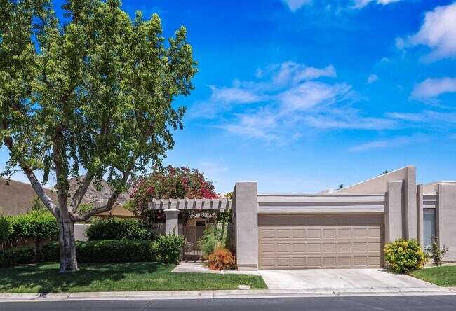 Photo - 48114 Cll Seranas