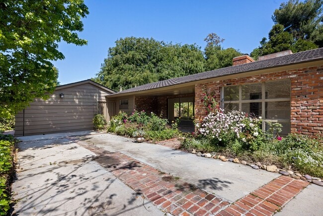 Photo - Classic Mid-Century home moments from Fryman Canyon