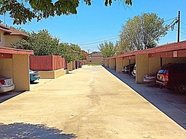 Photo - Grove Ave Apts