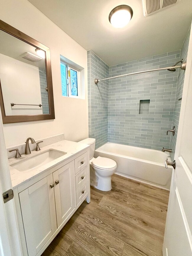 Photo - 4750 W 142nd St