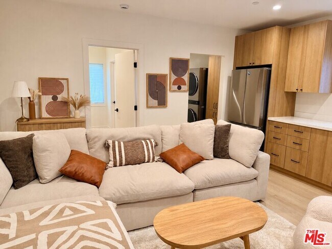 Photo - 2707 Benedict St Unit 3/4