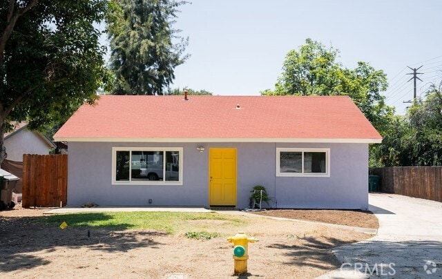 Building Photo - 1906 7th St Rental