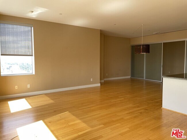 Photo - 3810 Wilshire Blvd Unit 2112
