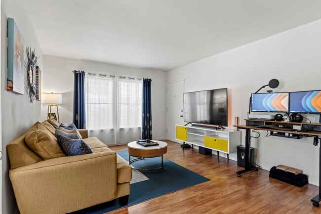 Photo - 1219 S Bedford St