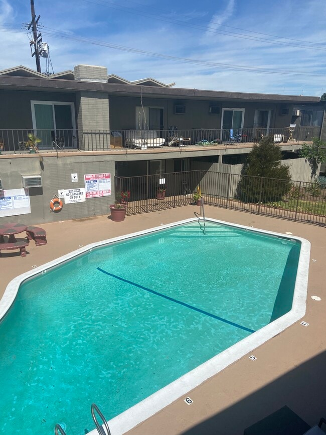 Pool - Summer View Apartment Homes