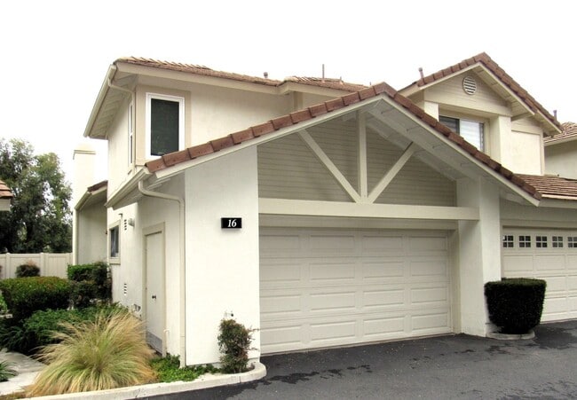 Building Photo - Upgraded Condo with Dual Masters in Gated Community in Orange