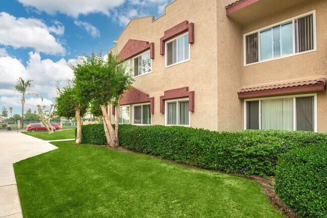 Photo - Azusa Gardens Apartments