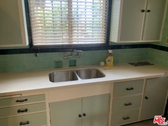 Photo - 4925 Angeles Vista Blvd