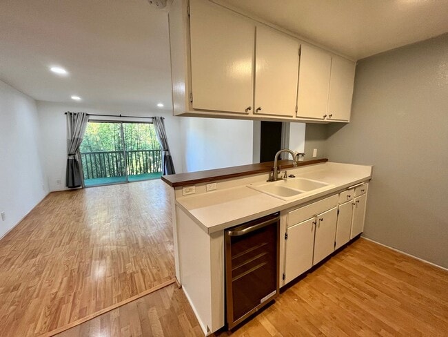Spacious and bright Lawndale 2-Bed, 2-Bath... - Spacious and bright Lawndale 2-Bed, 2-Bath... House