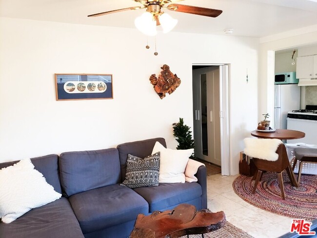 Photo - 5916 Annan Way