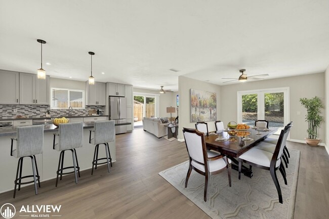 Newly Remodeled 4-Bedroom Gem with Spaciou... - Newly Remodeled 4-Bedroom Gem with Spaciou... House