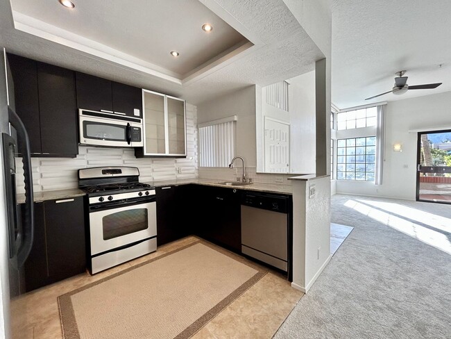 Building Photo - 2601 S Broadmoor Dr Unit 63