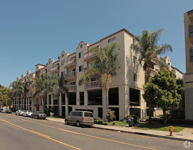 Building Photo - Bridgeport View Apartments