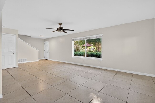 Photo - 2884 La Salle Ave Unit 01