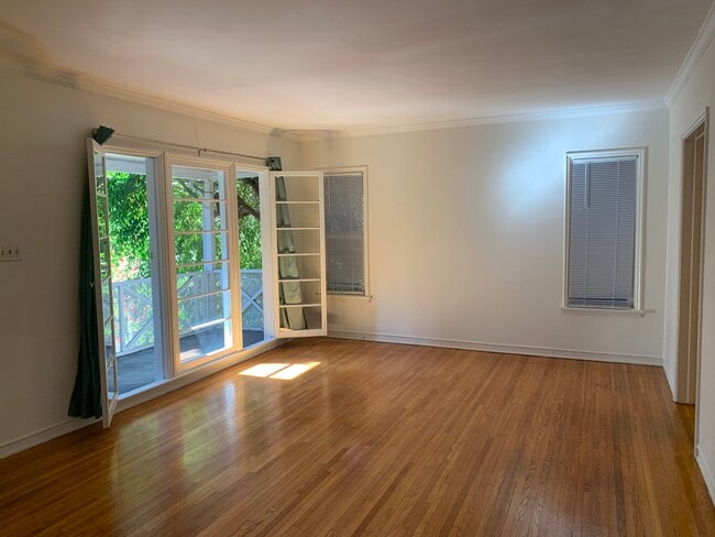 Photo - 412 N Doheny Dr Unit #4