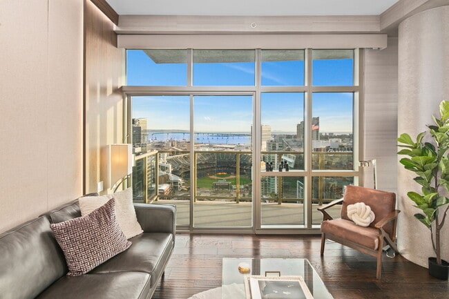 Photo - 800 The Mark Ln