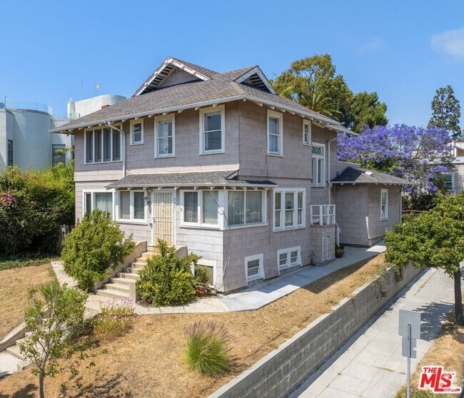 Building Photo - 2027 3rd St Rental