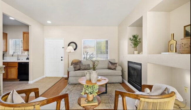 Photo - 7050 Dinwiddie St