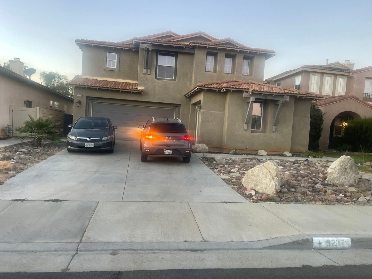 Photo - 32372 Safflower St