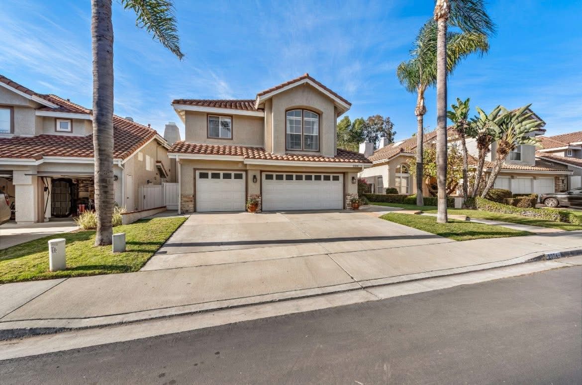 Photo - 2004 Via Solona