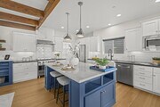 Photo - Stunning, Modern and Immaculate 3/BR 2.5/B... Apartment