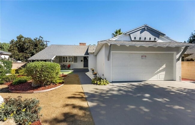 Photo - 8356 Vanalden