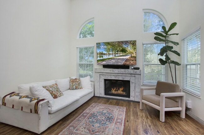 Building Photo - 21145 Flametree Unit 21145 Flametree Rental