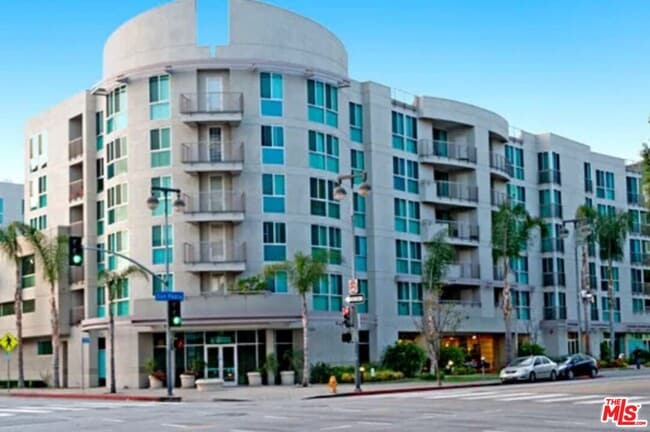 Building Photo - 267 San Pedro St Unit 202