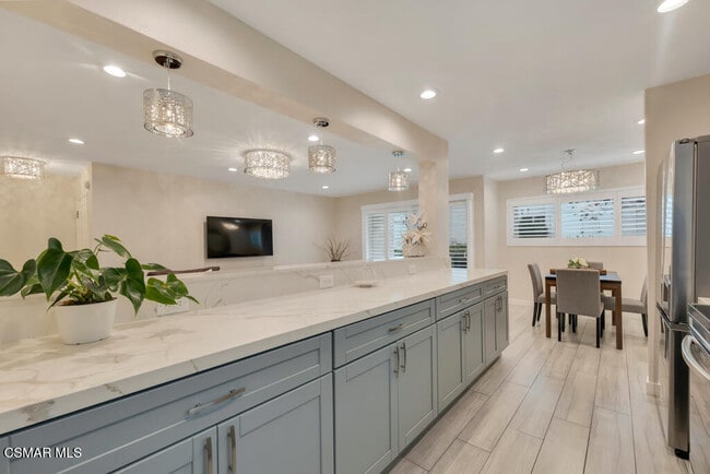 Building Photo - 4642 Park Granada