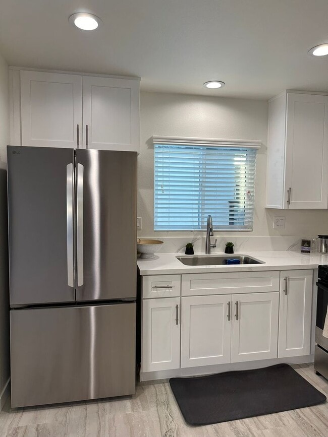 Photo - New Studio in Orange Unit 1451-D