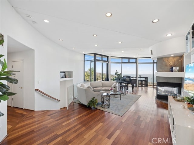 Photo - 1445 Bounty Way