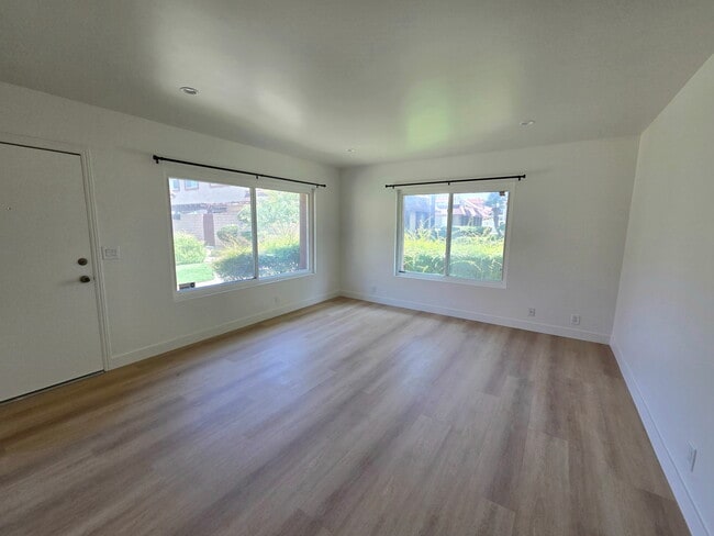 Photo - 1163 N Barston Ave