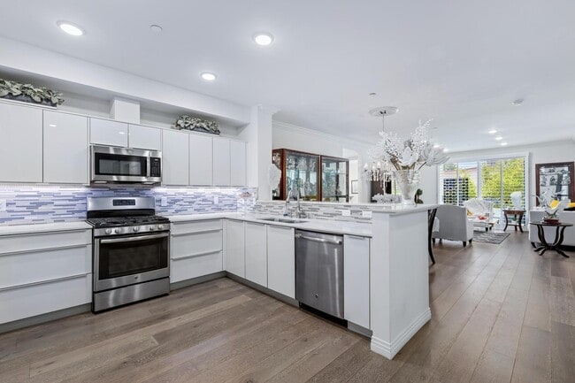 Photo - 5253 Vantage Ave Unit #202