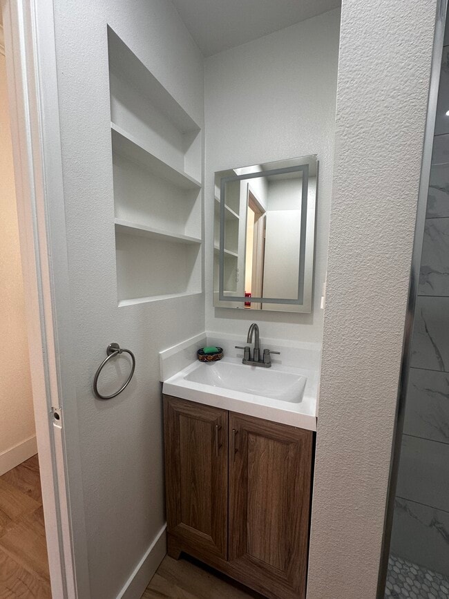 Photo - 25626 Oak St