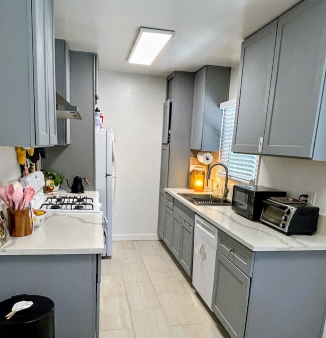 Kitchen - 10739 Francis Pl Unit 10739 Francis Place