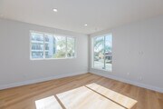 2BR, 2BA - 850SF - Living Room - Pacific Heights II