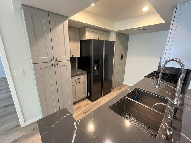 Photo - 4249 Longridge Ave Unit 208